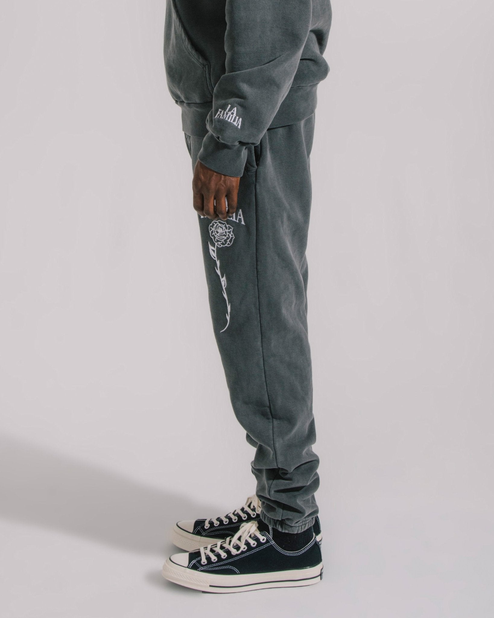 LONG ROSE EMBROIDERED HEAVYWEIGHT PULLOVER SWEATPANT - La Familia Forever