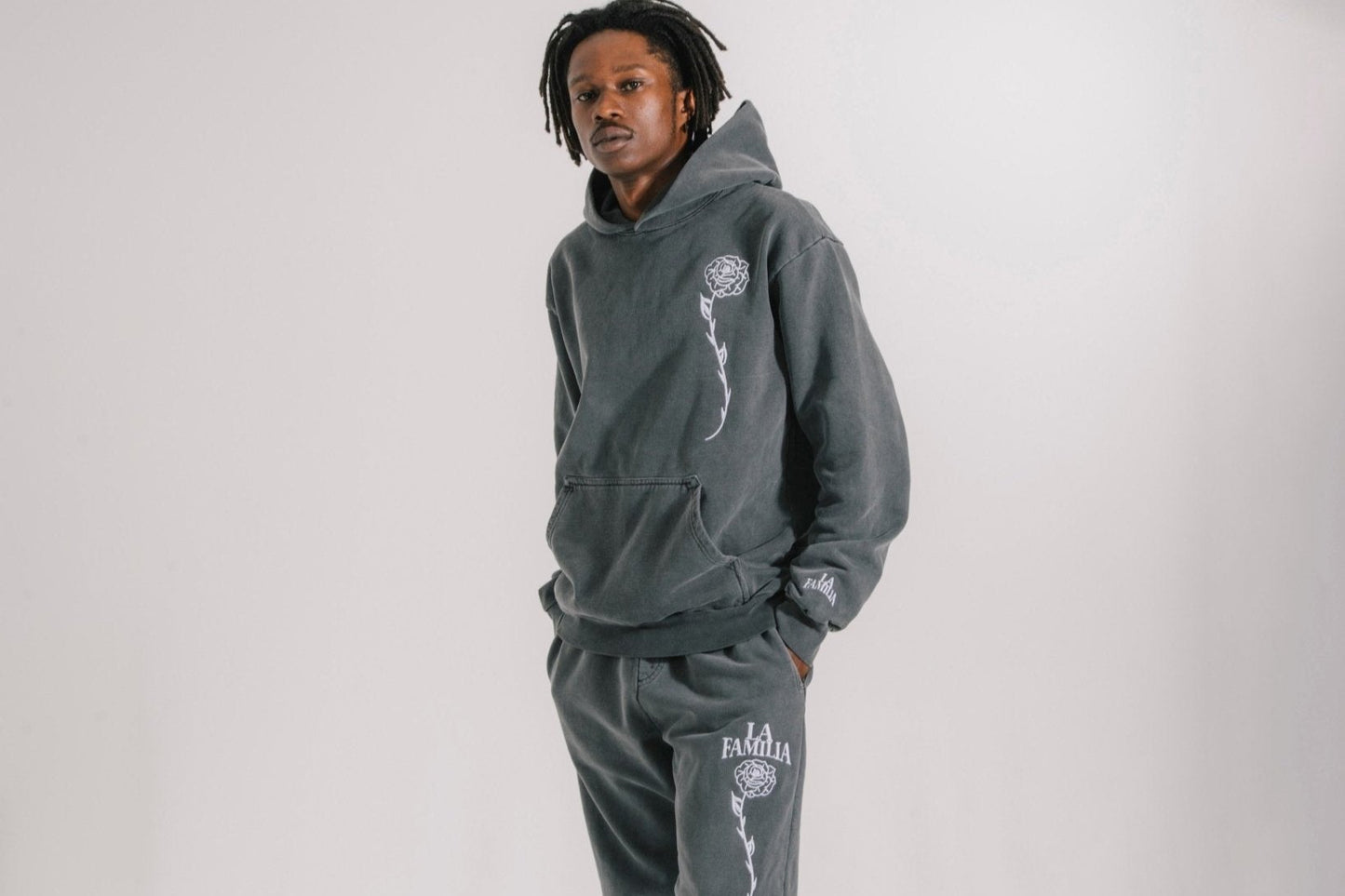 LONG ROSE EMBROIDERED HEAVYWEIGHT PULLOVER SWEATPANT - La Familia Forever