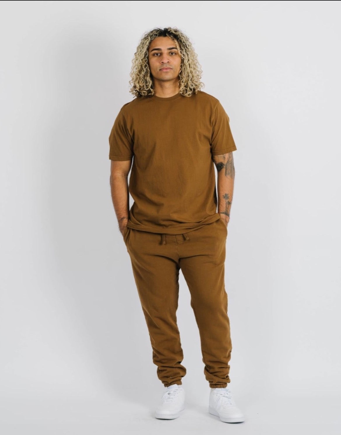 NECESSARY PREMIUM HEAVYWEIGHT SWEATPANT BROWN - La Familia Forever